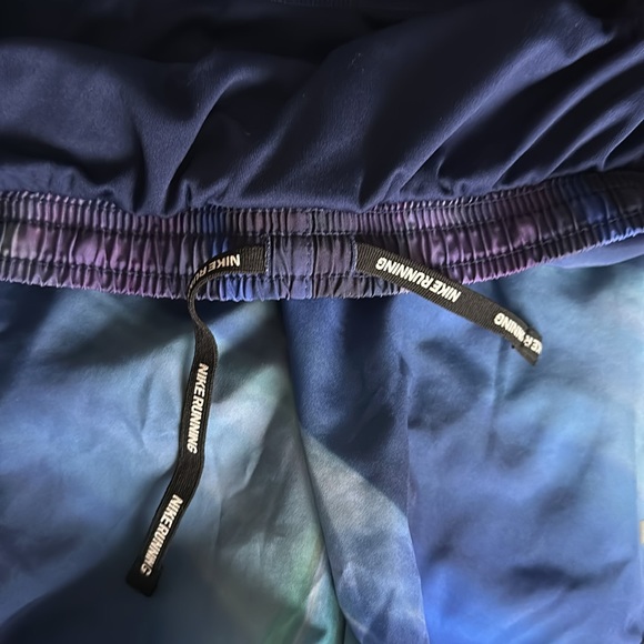 Nike running shorts - Picture 5 of 6